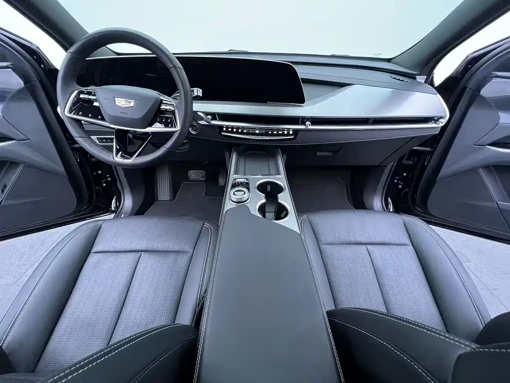 Cadillac XT5 2025 — фото 9