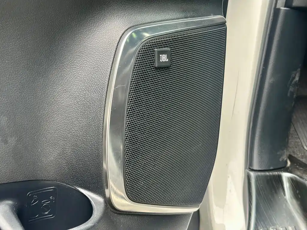 Toyota Alphard 2019 — фото 12