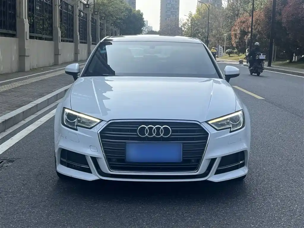 Audi A3 2018 — фото 3