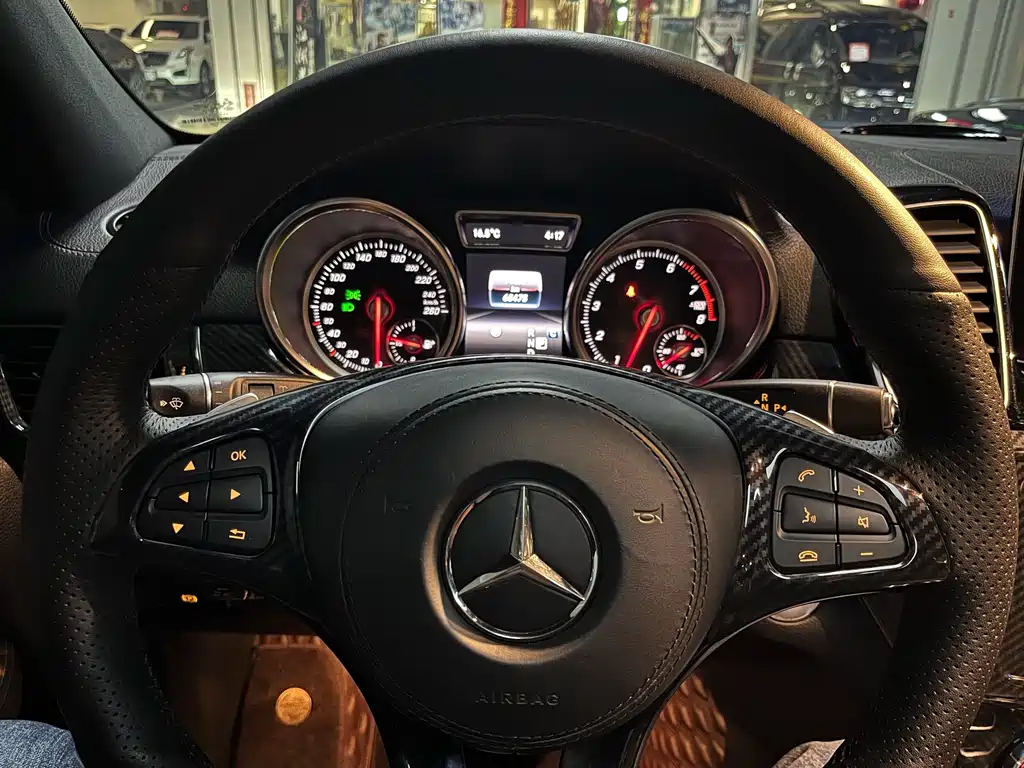 Mercedes-Benz GLS 2018 — фото 16