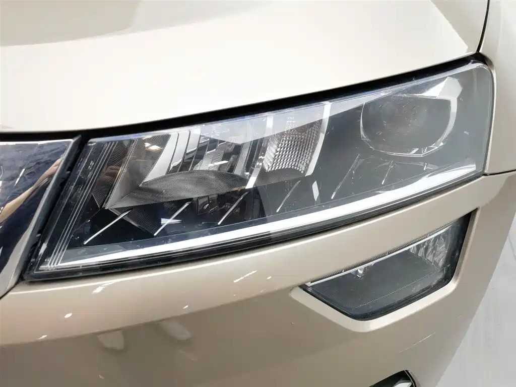 Skoda Karoq 2021 — фото 7