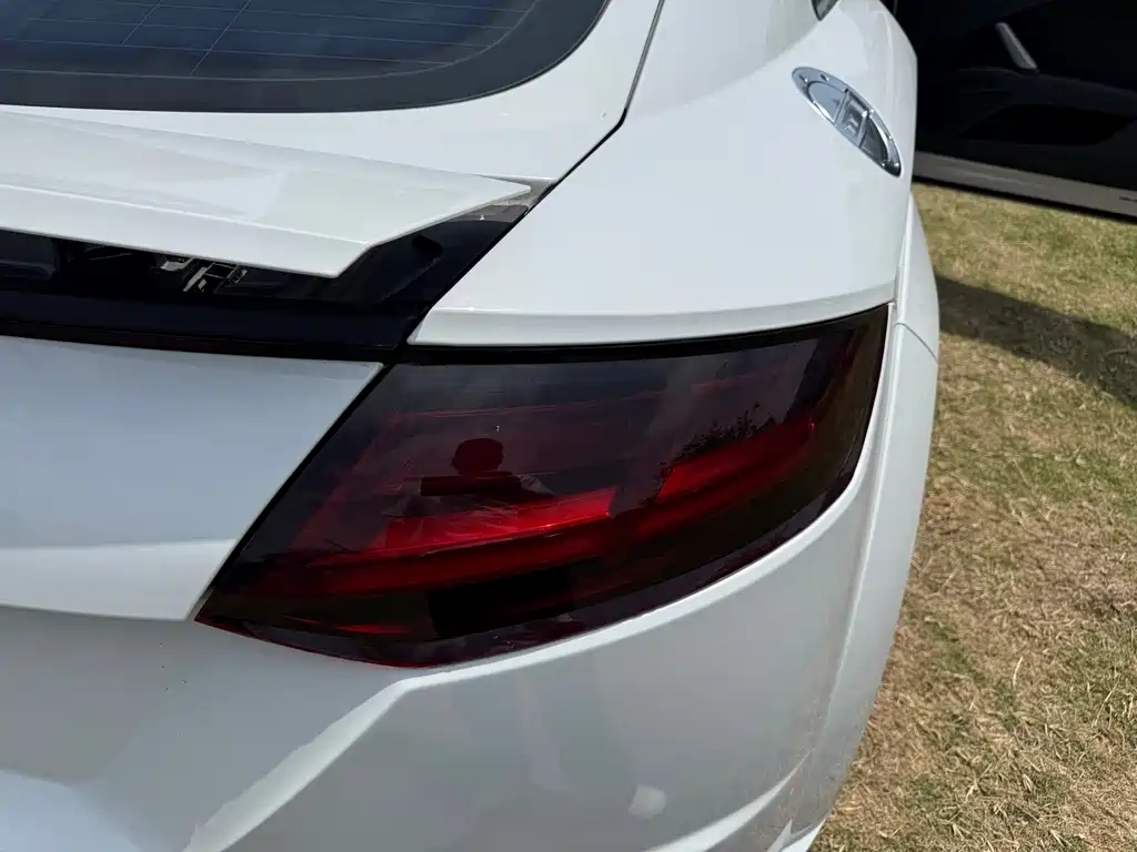 Audi TT 2018 — фото 16