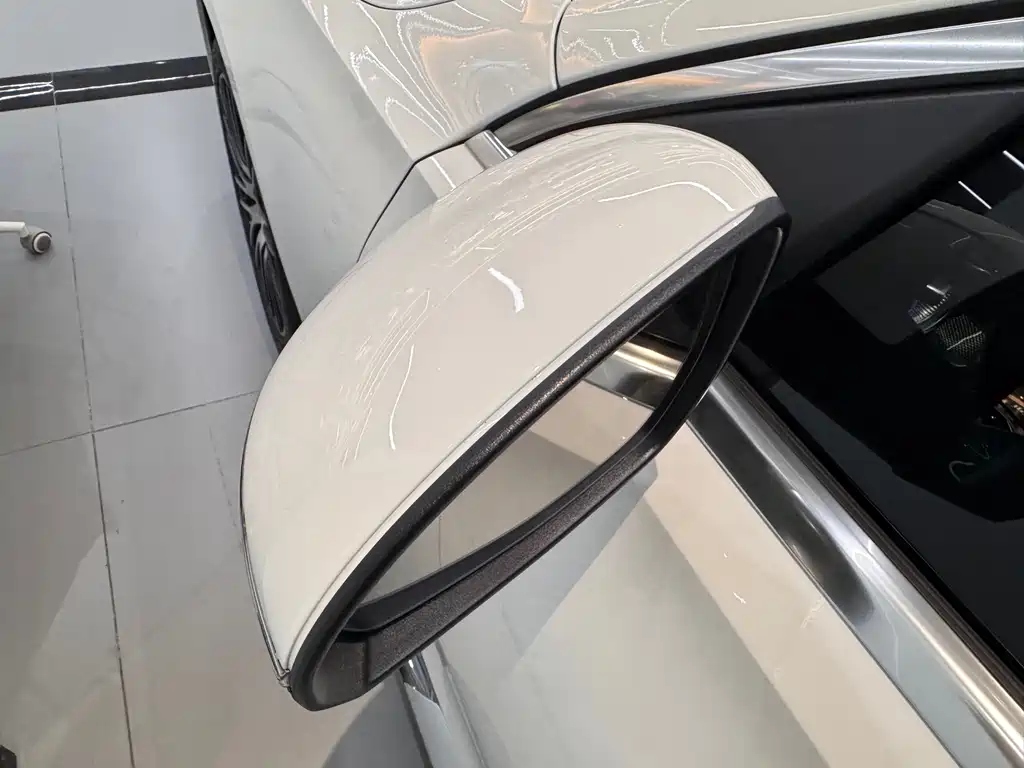 Mercedes-Benz C-Class 2025 — фото 15