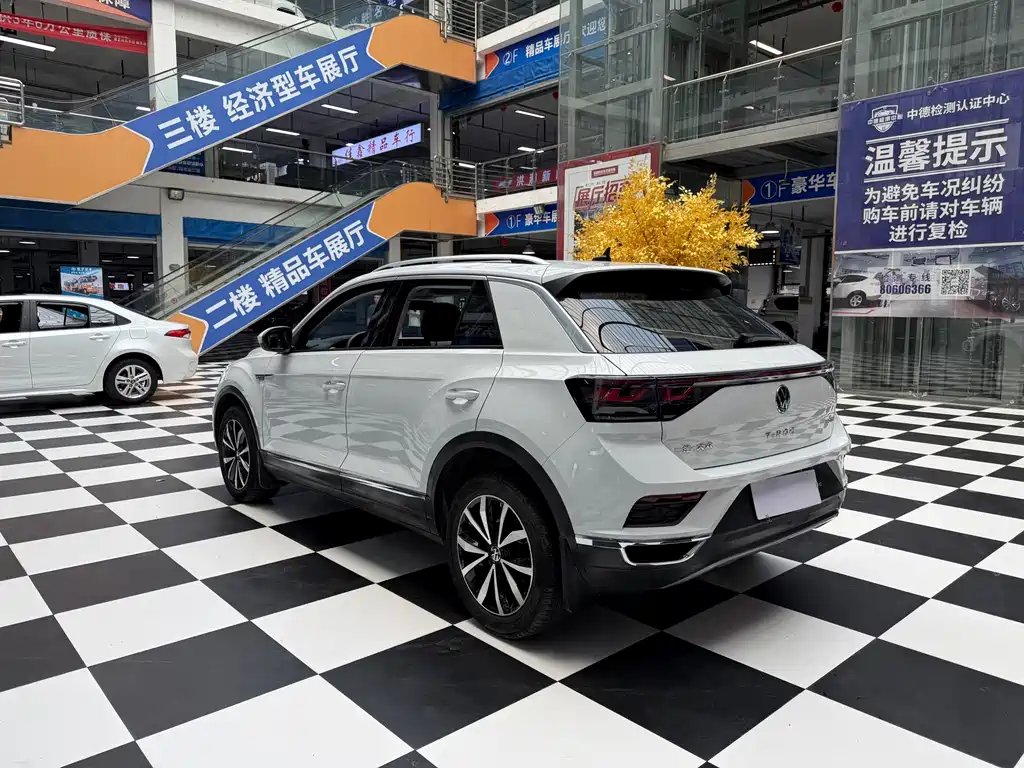 Volkswagen T-Roc 2023