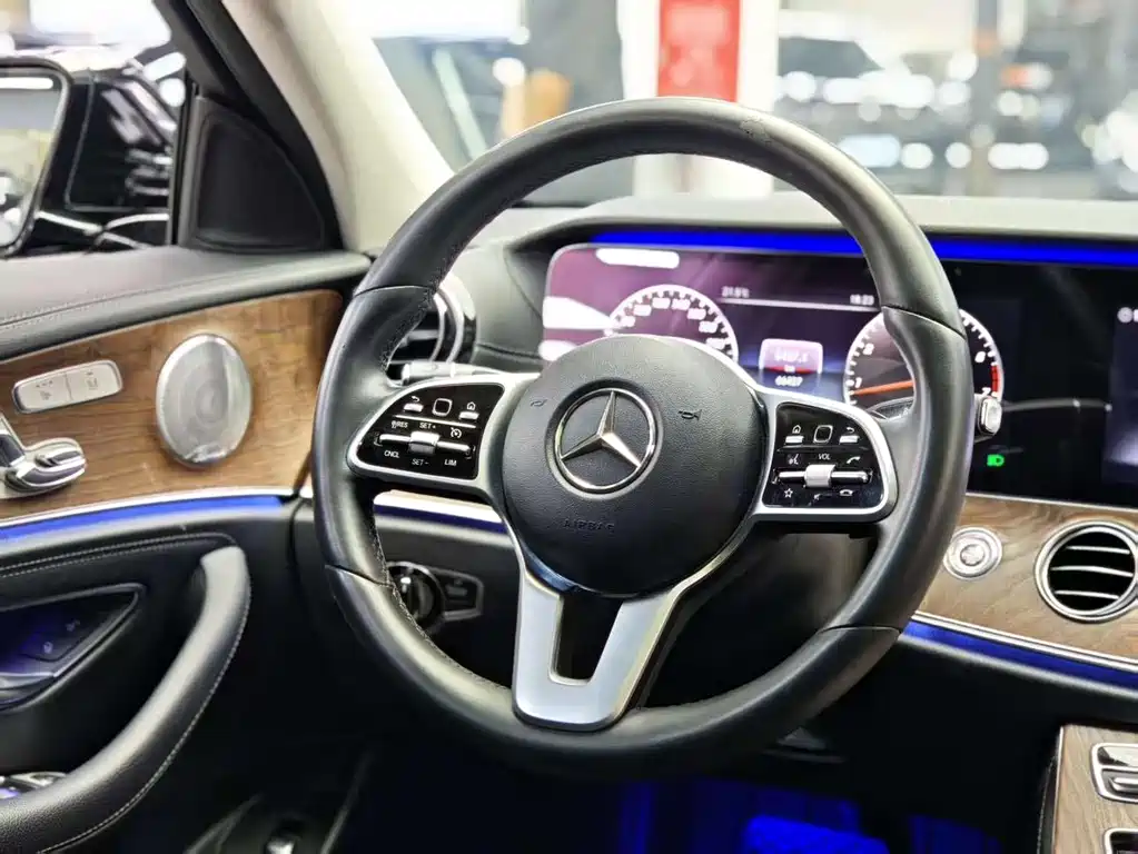 Mercedes-Benz E-Class 2020 — фото 13