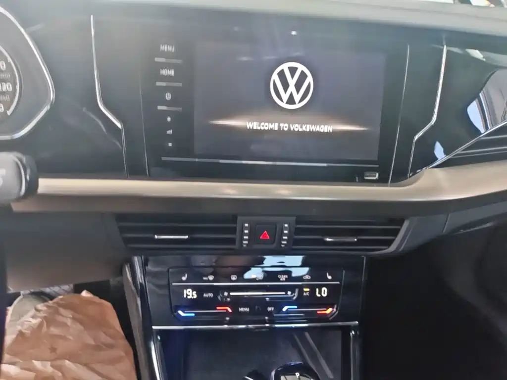 Volkswagen Passat 2021 — фото 13