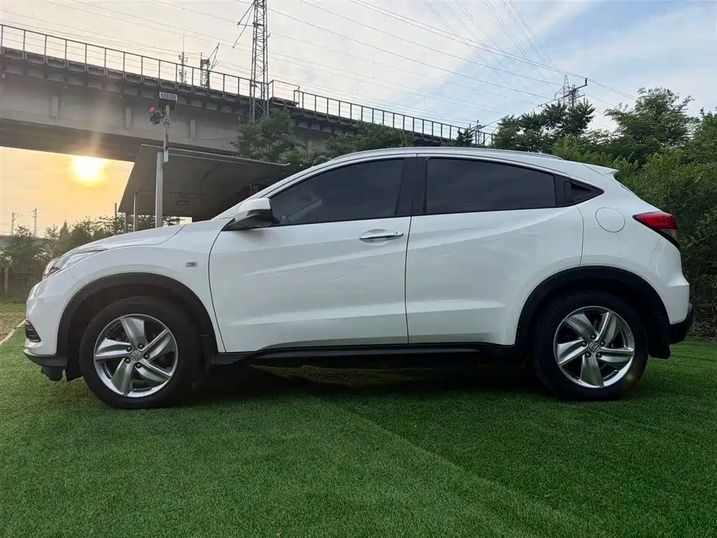 Honda Vezel 2022 — фото 7