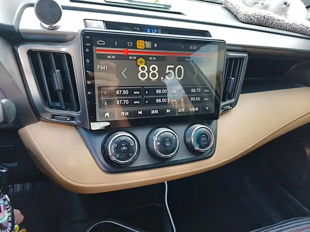 Toyota RAV4 2018 — фото 6