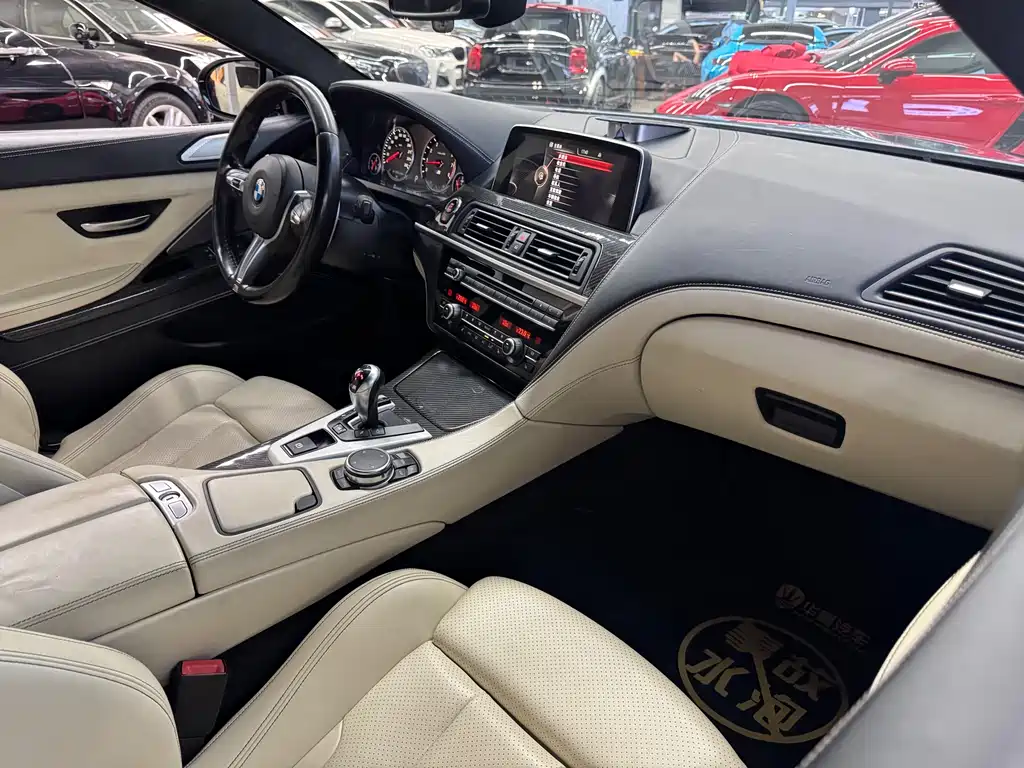 BMW M6 2016 — фото 11