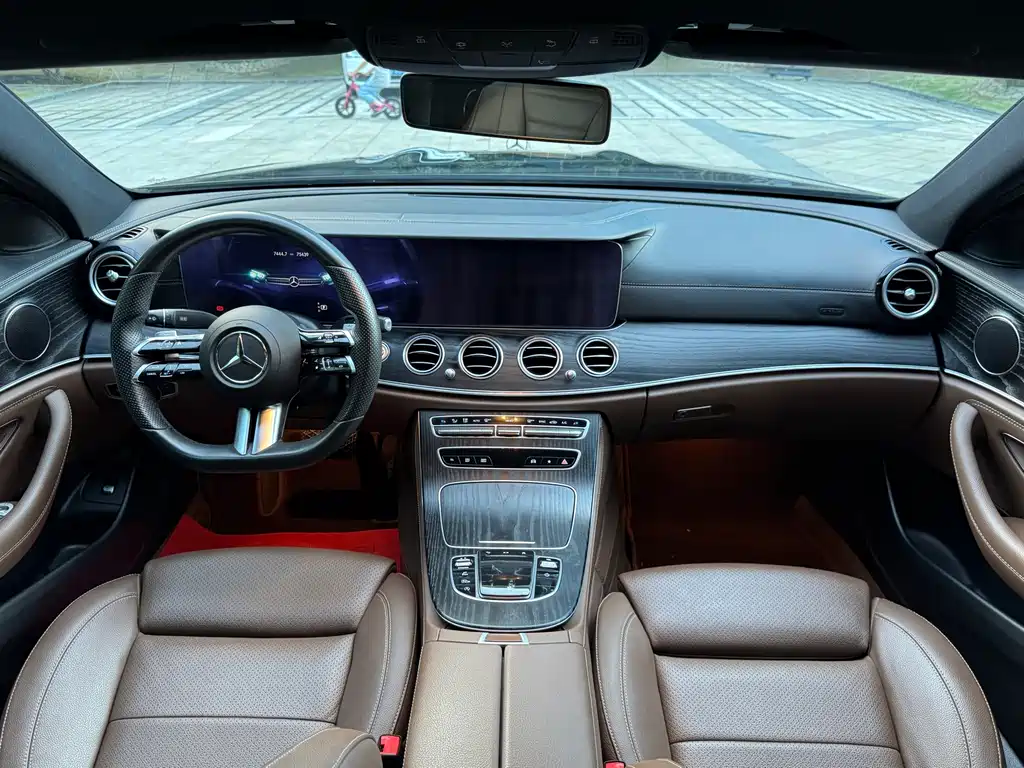 Mercedes-Benz E-Class 2026 — фото 12