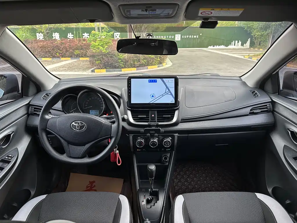 Toyota Yaris L 2021 — фото 8