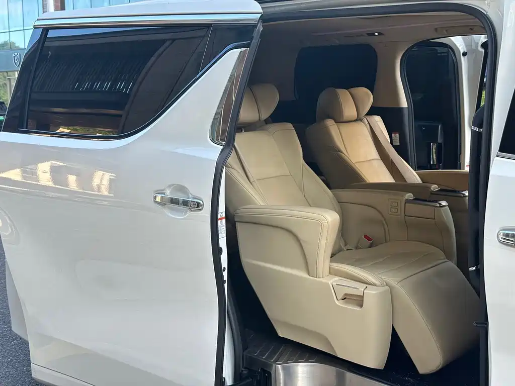Toyota Alphard 2016 — фото 7