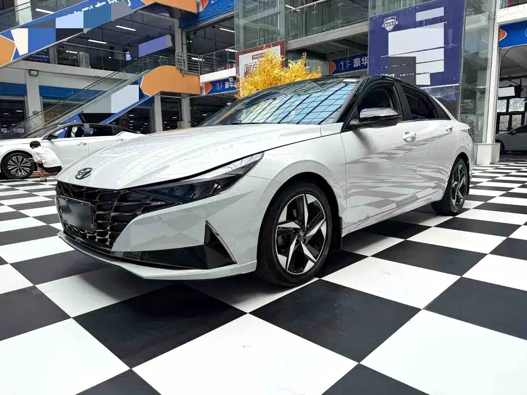 Hyundai Elantra 2022
