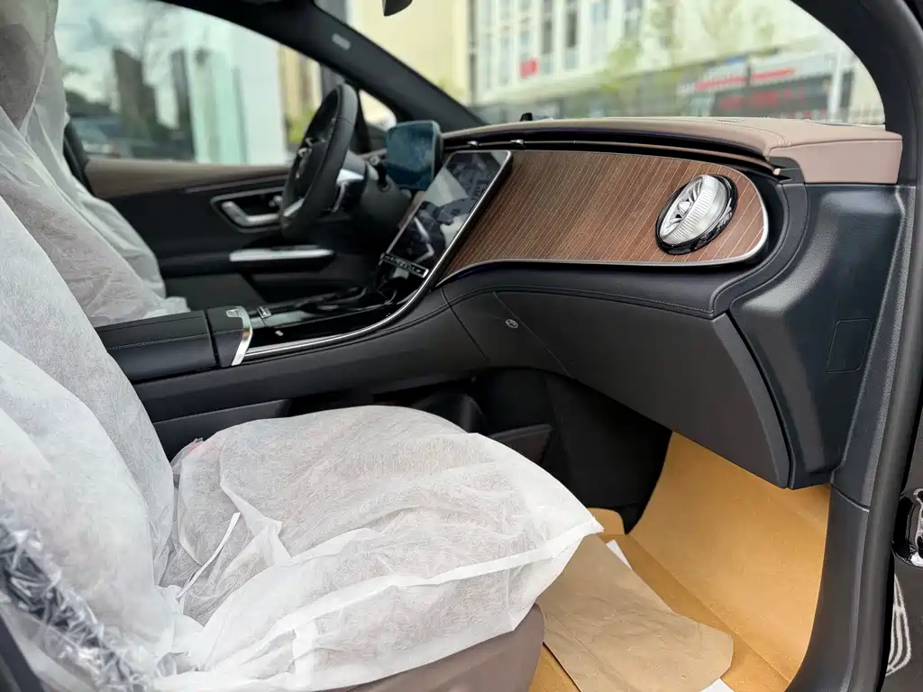 Mercedes-Benz EQE SUV 2025 — фото 24