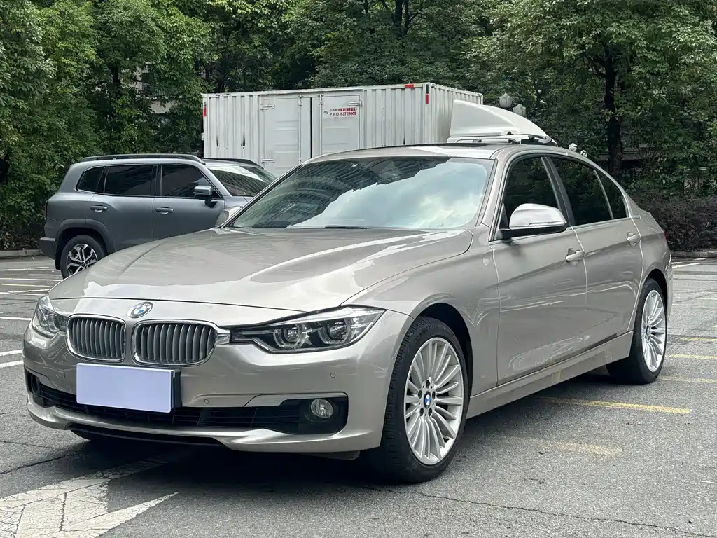 BMW 3 Series 2018 — фото 1