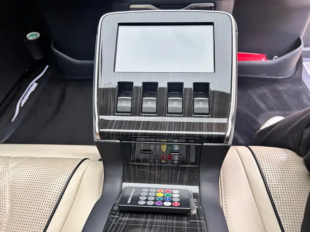 GAC Motor Trumpchi M8 2021 — фото 20