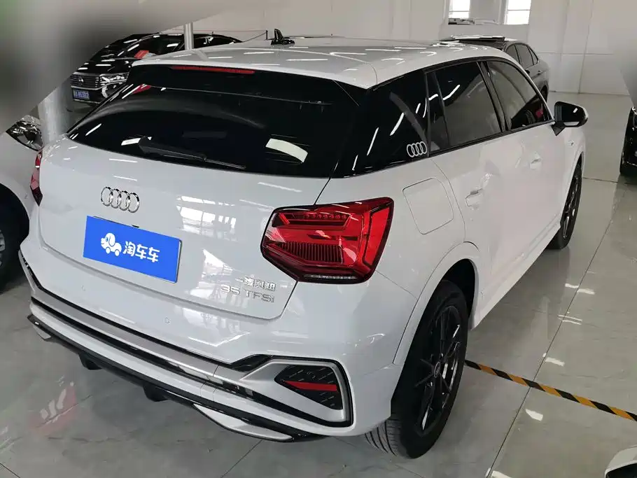 Audi Q2L 2022