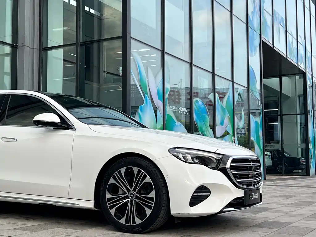 Mercedes-Benz E-Class 2025