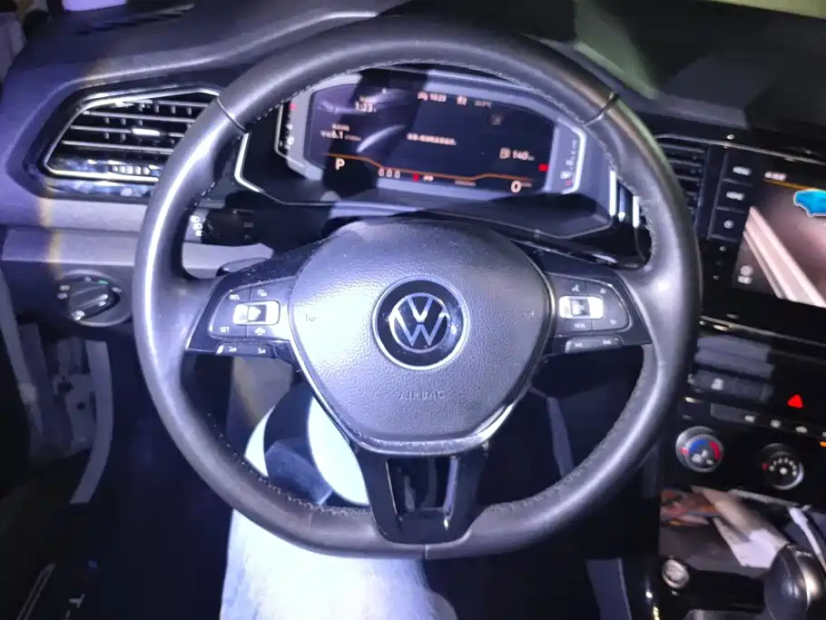 Volkswagen T-Roc 2022 — фото 15
