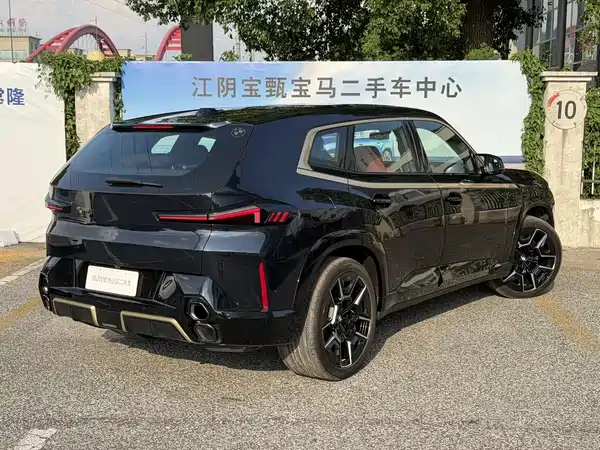 BMW XM 2025