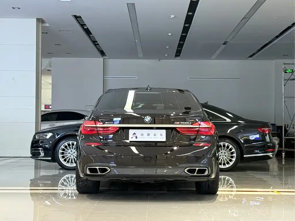 BMW 7 Series 2019 — фото 17