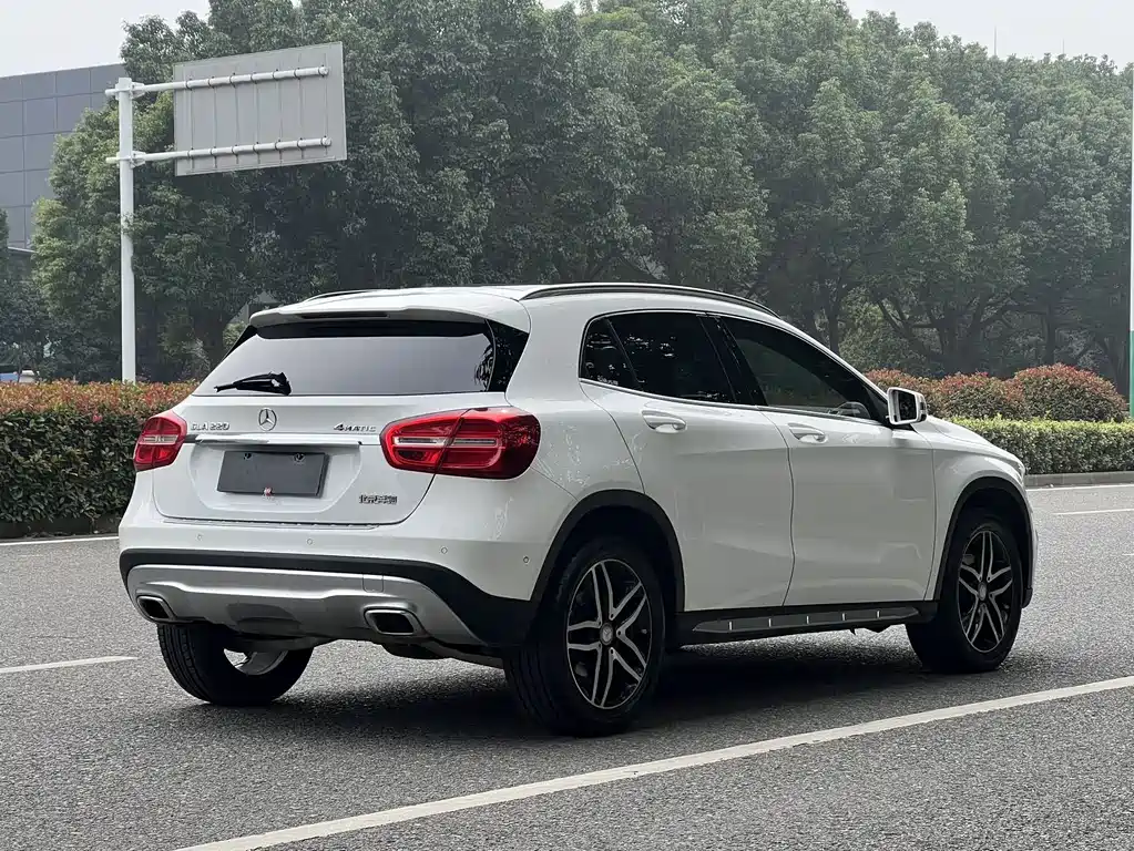 Mercedes-Benz GLA 2016 — фото 19