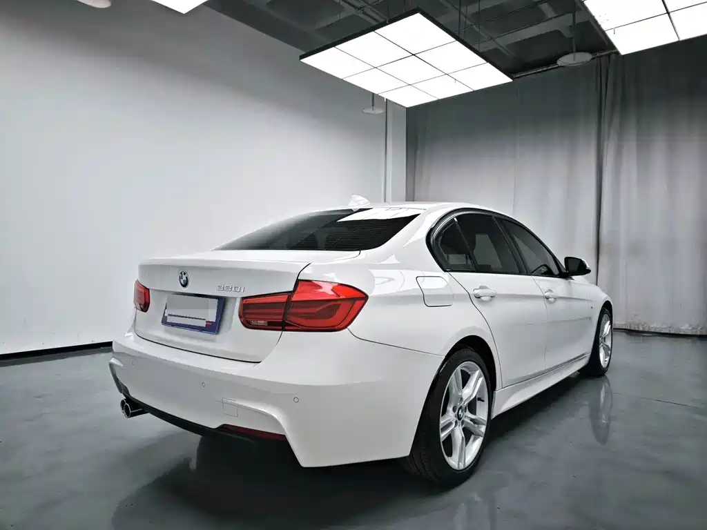 BMW 3 Series 2017 — фото 8