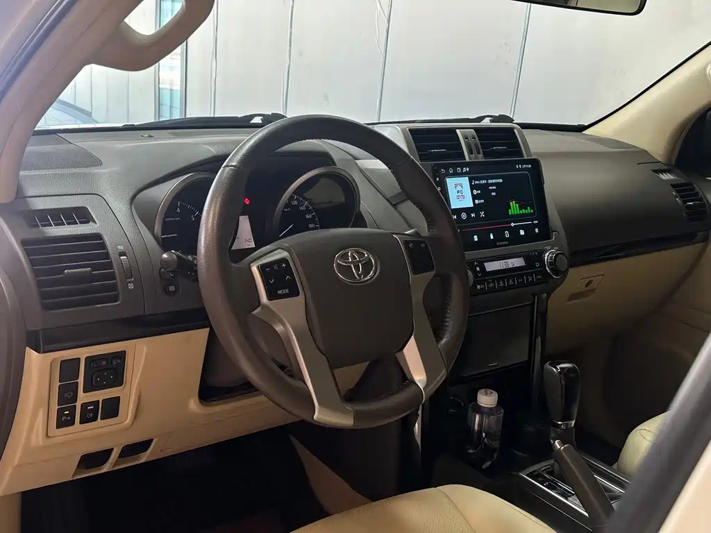 Toyota Prado 2016 — фото 16