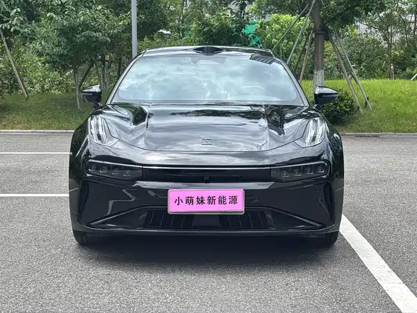Zeekr 001 2024