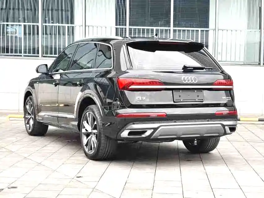 Audi Q7 2023 — фото 10