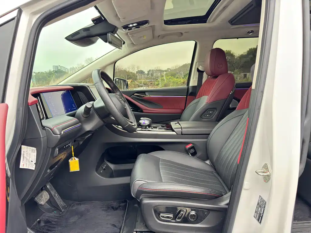 GAC Motor Trumpchi E9 2024 — фото 11