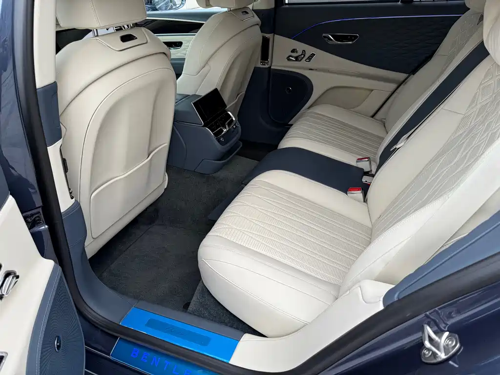 Bentley Flying Spur PHEV 2022 — фото 12