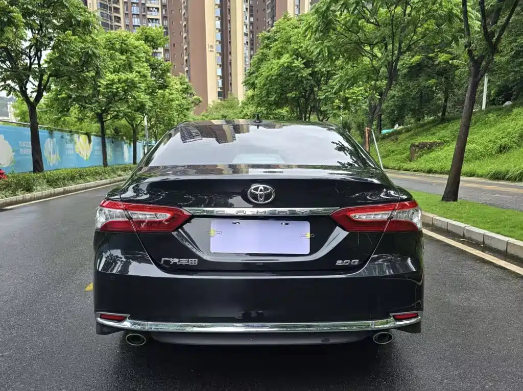 Toyota Camry 2023 — фото 15