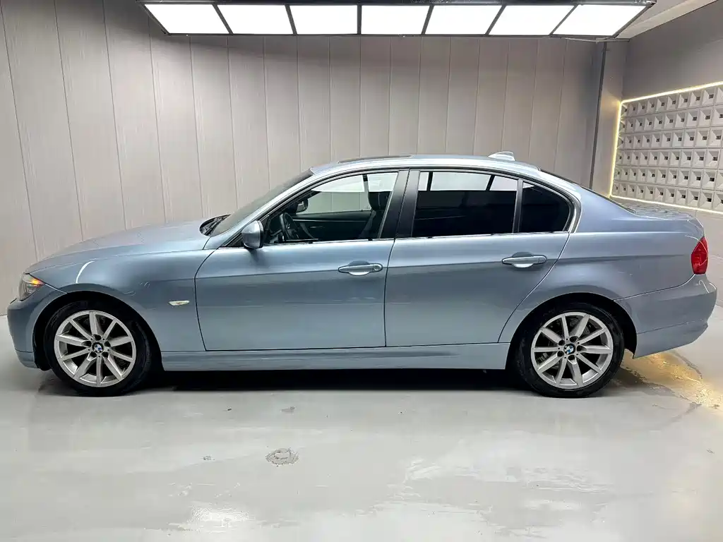 BMW 3 Series 2009 — фото 2