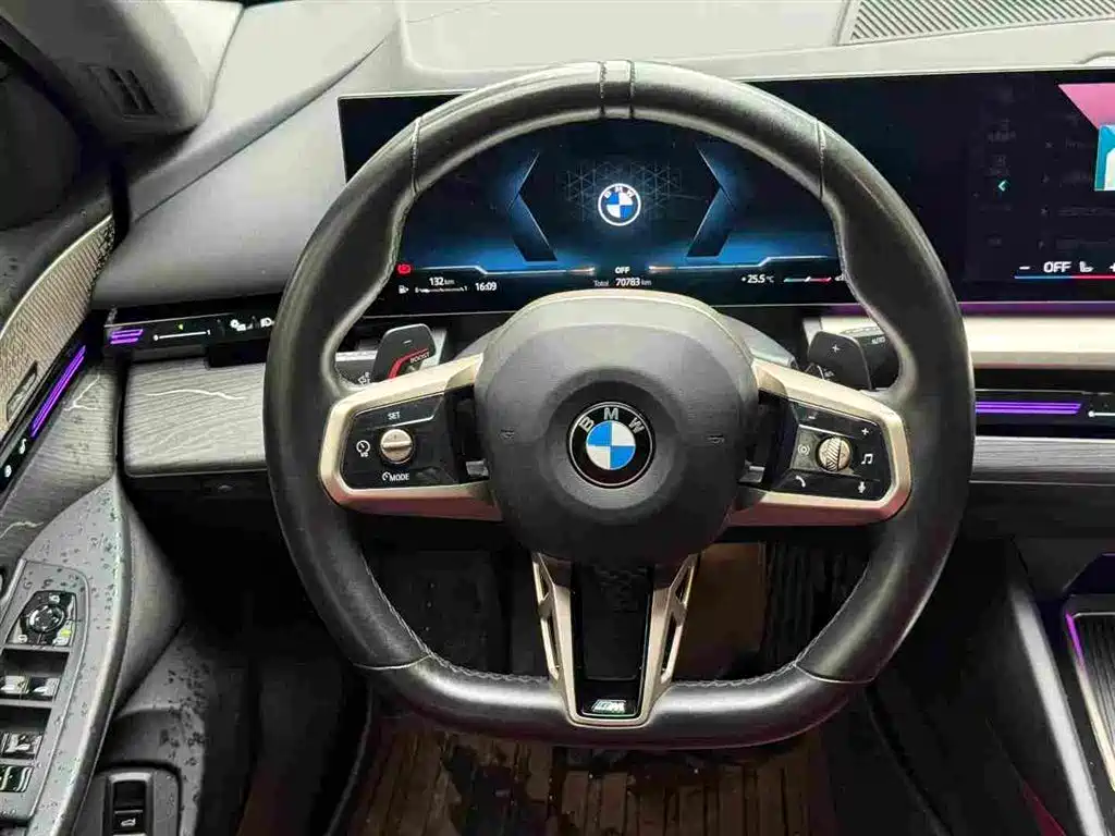 BMW 5 Series 2024 — фото 6