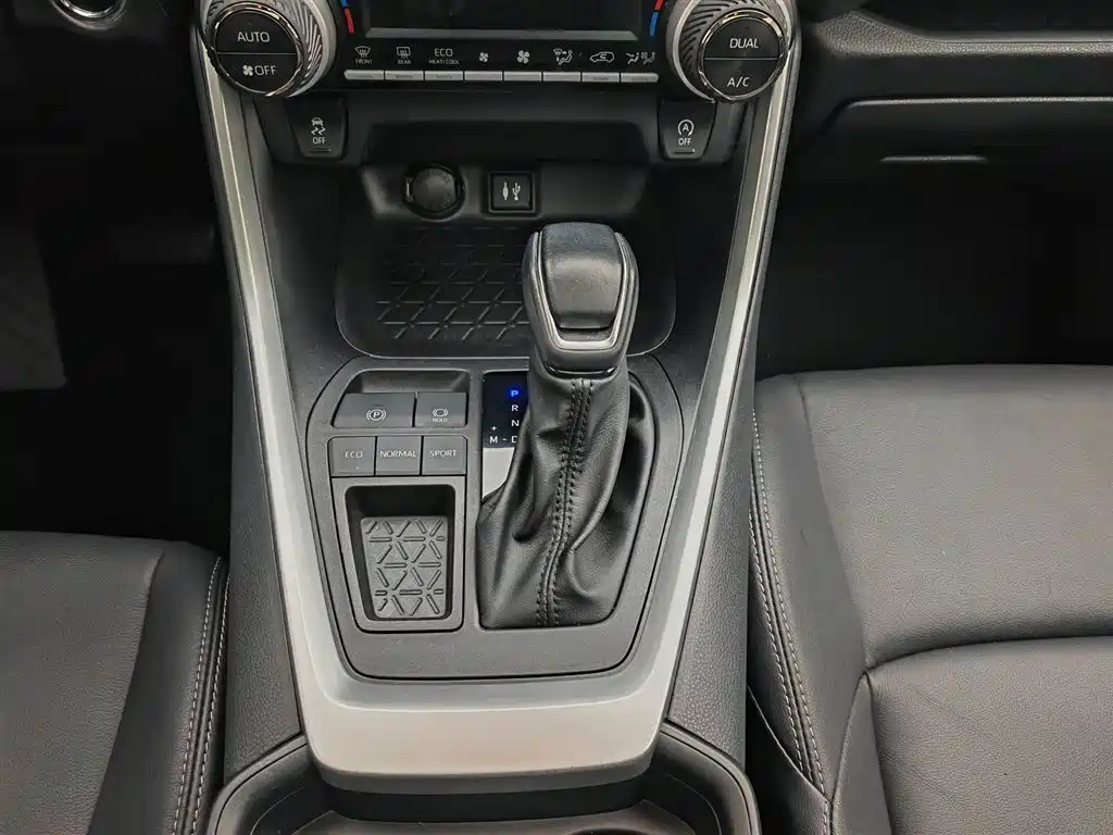 Toyota Wildlander 2022 — фото 13