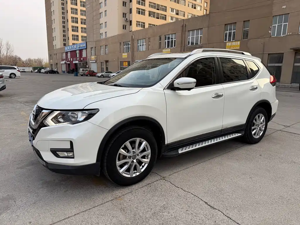 Nissan X-Trail 2018 — фото 1