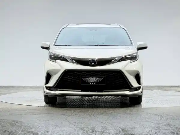 Toyota Granvia 2024