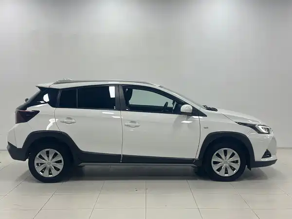 Toyota Yaris L 2023