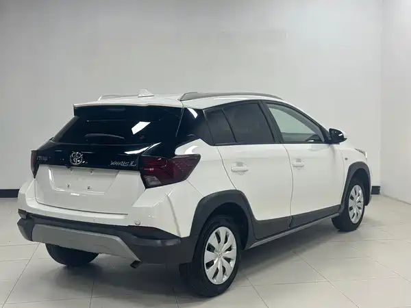 Toyota Yaris L 2023