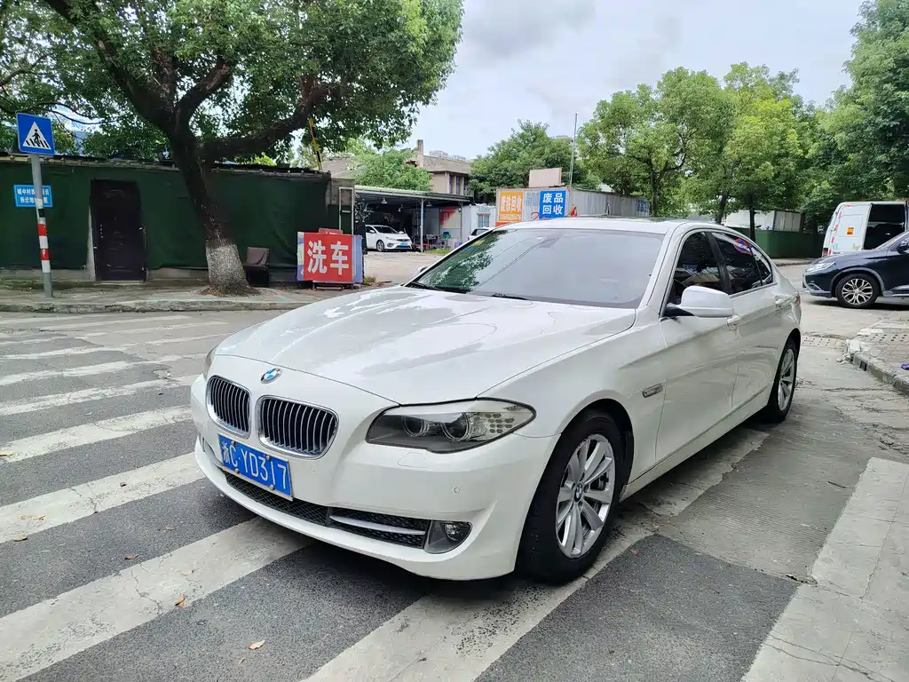 BMW 5 Series 2011