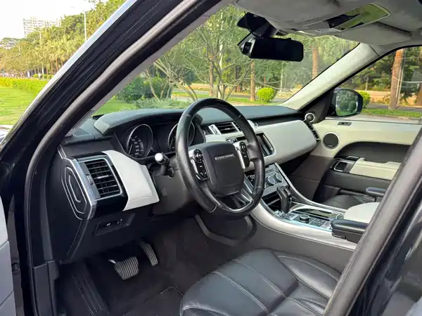 Land Rover Range Rover Sport 2013