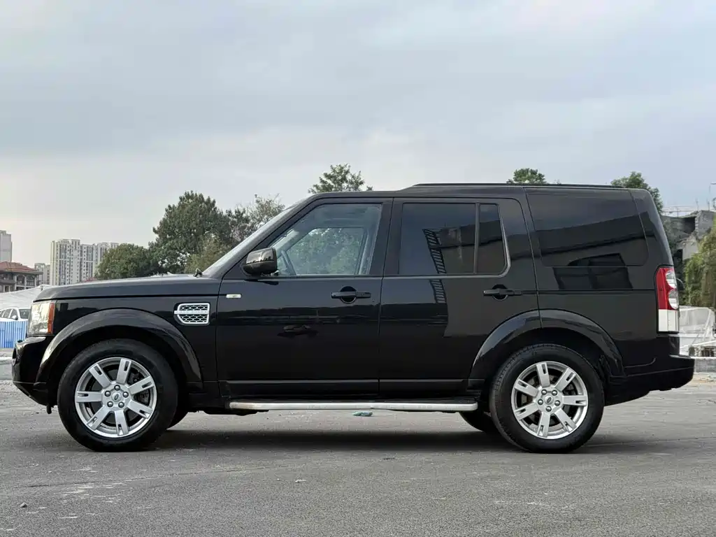 Land Rover Discovery 2010 — фото 20