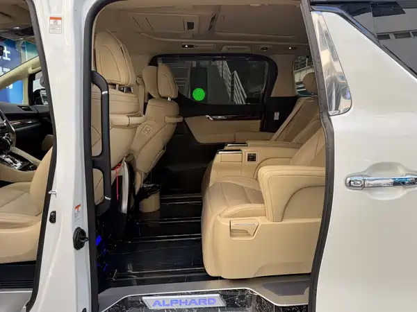 Toyota Alphard 2021
