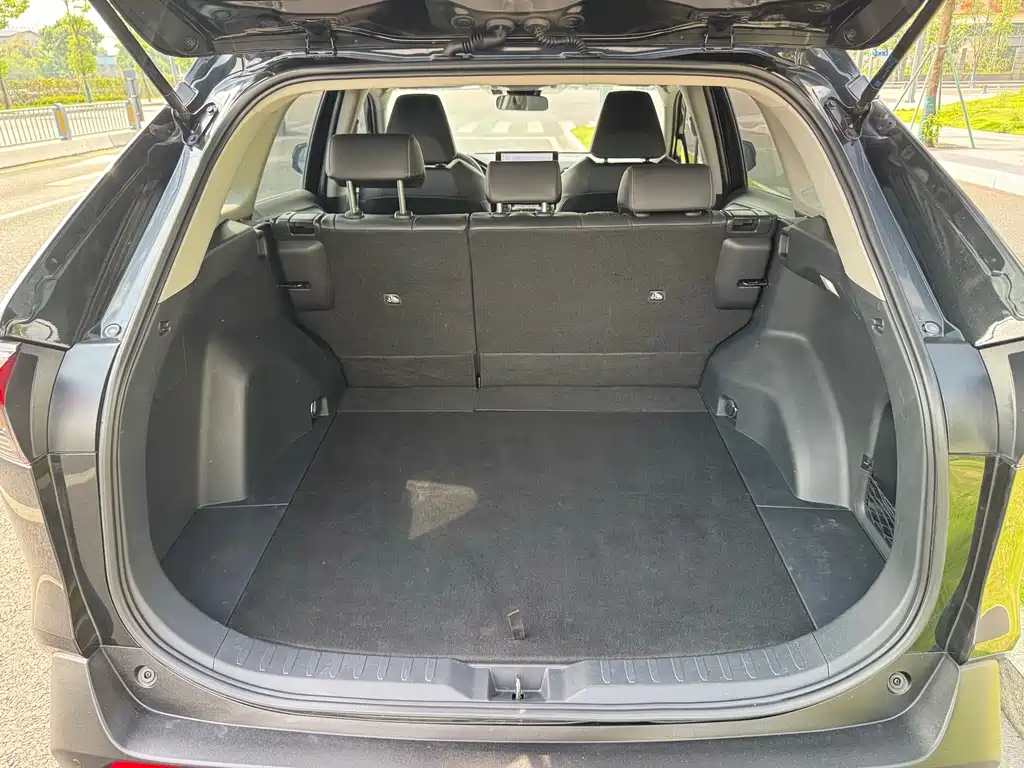Toyota RAV4 2023 — фото 14