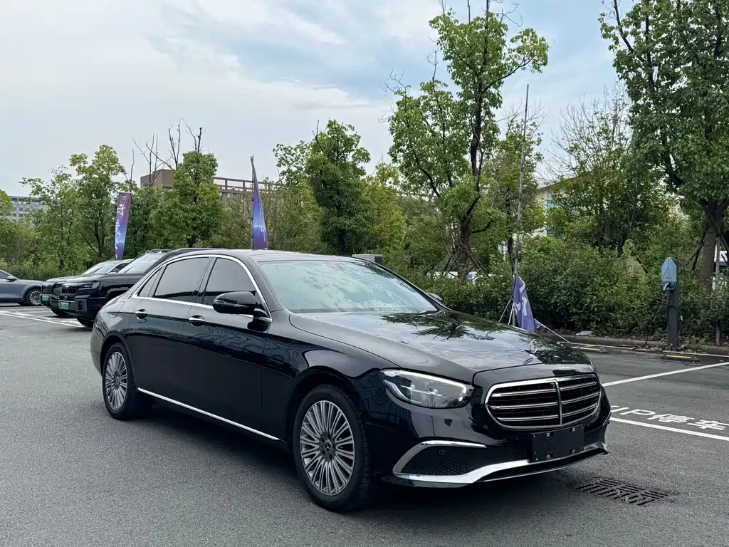 Mercedes-Benz E-Class 2023