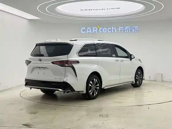 Toyota Granvia 2025