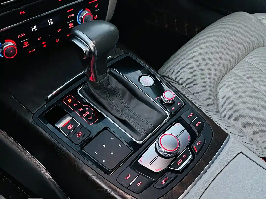 Audi A6L 2014 — фото 16
