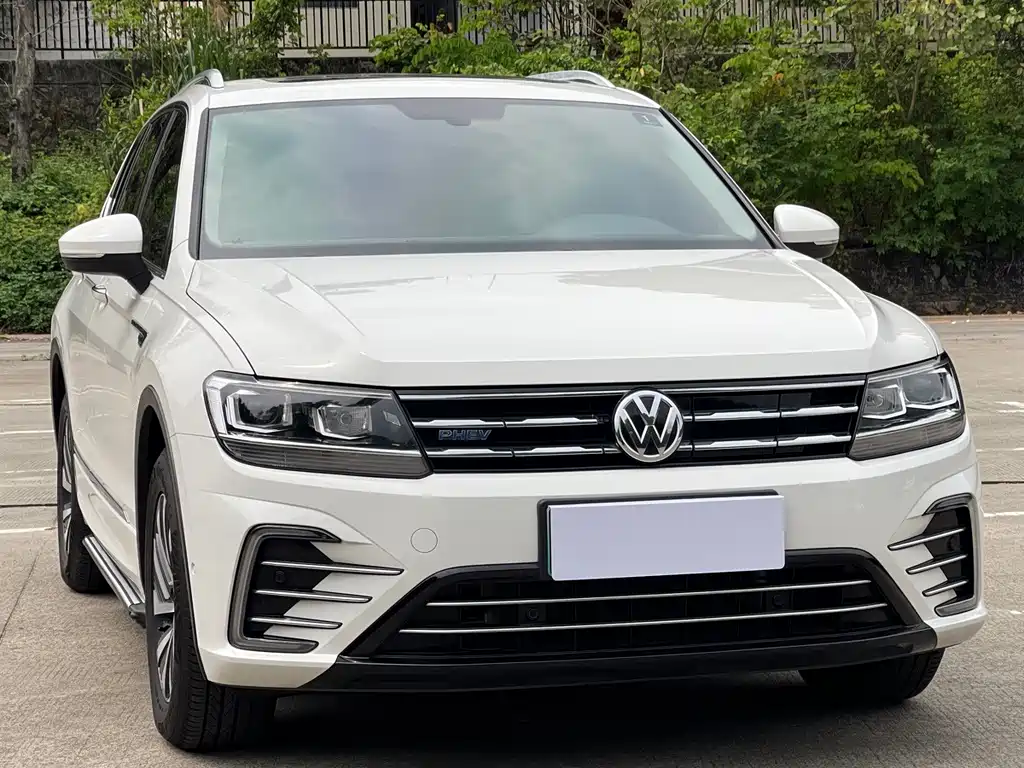Volkswagen Tiguan L Plug-In Hybrid 2021 — фото 3