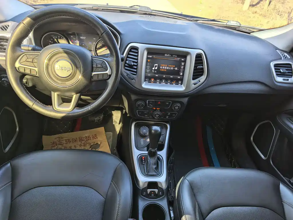 Jeep Compass 2019 — фото 8